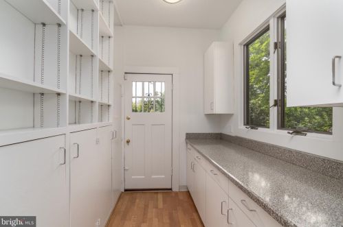 3524 Edmunds St, Washington DC 20007-1463 exterior