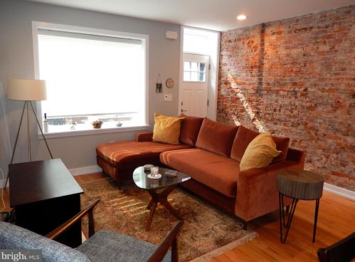 2423 Iseminger St, Philadelphia PA  19148-3517 exterior