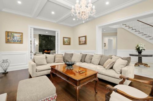 31 Baldwin Farms, Greenwich CT 06831-3307 exterior