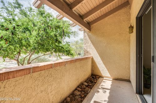 1035 Camino Diestro, Tucson AZ 85704-7694 exterior