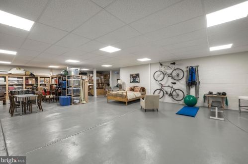 398 Lakeside Rd, Ardmore PA exterior