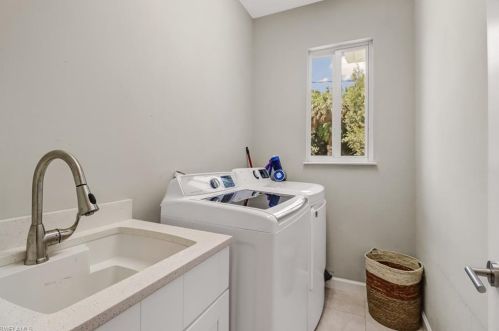 510 16 St, Naples FL 34117-9420 exterior