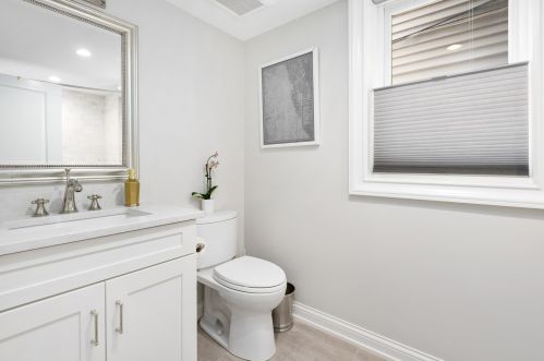 1923 Wellington Ave, Chicago IL 60618-7821 exterior