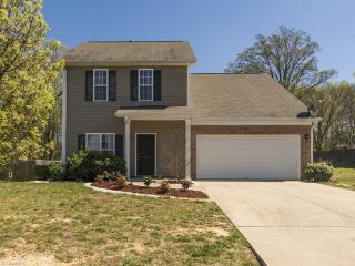 1725 Northside Dr, Burlington NC  27217-9287 exterior