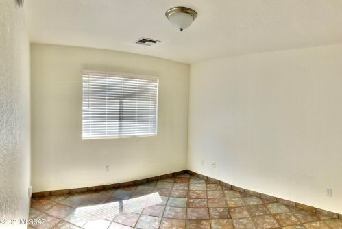 1935 Cholla Vista Dr, Tucson AZ  85704-1089 exterior