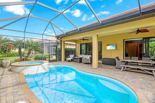 6589 Roma Way, Naples FL  34113-1720 exterior