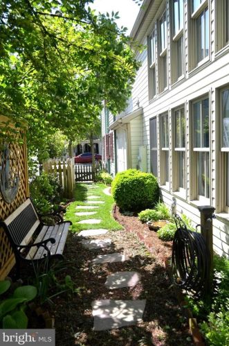 107 Chestnut St, Saint Michaels MD 21663 exterior