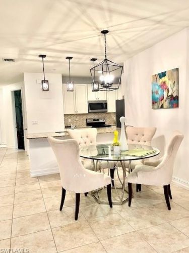 7985 Bristol Cir, Naples, FL