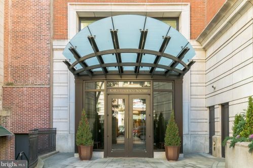 130 18th St, Philadelphia PA 19103-4923 exterior