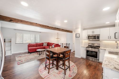 983 Dry Gulch Cir, Sandy UT 84094-5520 exterior