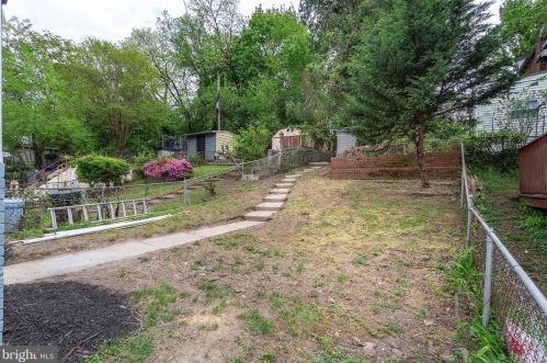 4607 Capitol St, Washington DC 20003-1622 exterior