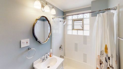 2916 Meade Ave, Chicago IL 60634-5024 exterior