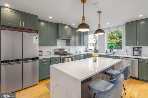 1018 Leithgow St, Philadelphia PA  19123-1421 exterior