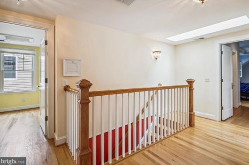 2417 Davis Ave, Alexandria VA  22302-3209 exterior