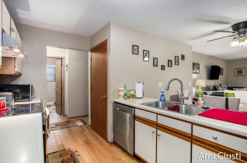 1900 Burton, Grand Rapids MI 49506-4620 exterior