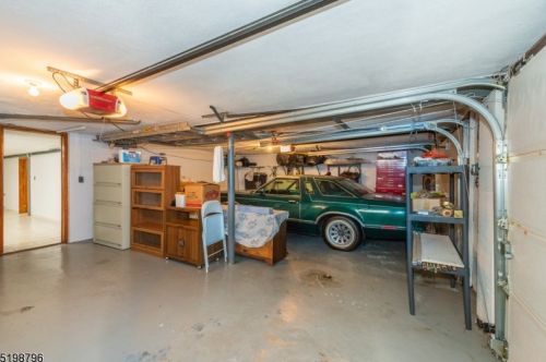 29 Westminster Ter, Town Center NJ 07052-2735 exterior