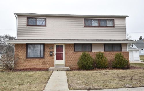 3575 83rd St, Milwaukee, WI 53220-1027