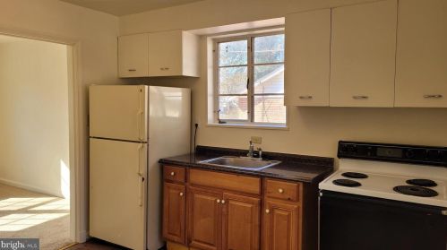 11605 Mapleview Dr, Silver Spring MD 20902-2327 exterior