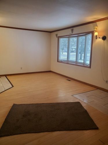 210 Hammes Ave, Joliet IL 60436-1106 exterior