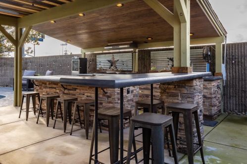 4005 Santa Maria Pl, Turlock CA 95382-8501 exterior