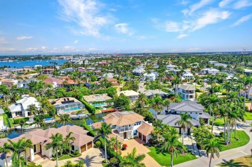 1501 Bluefin Ct, Naples FL 34102-1576 exterior