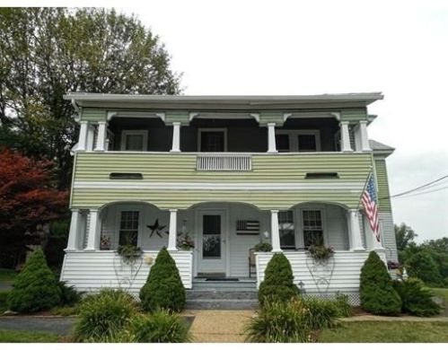 39 Crescent St, Ware, MA 01082-9384