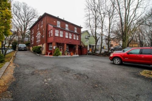 69 Morris St, Dover, NJ 07801-4611