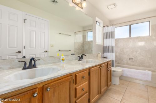 1080 Eagle Lndg Pl, Tucson AZ 85737-9230 exterior