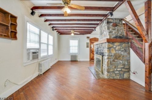 120 Shore Trl, Sparta, NJ 07871-2105