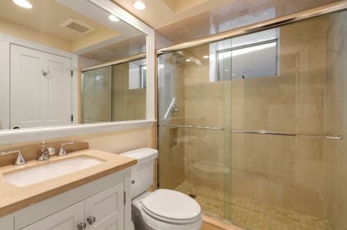 120 Pleasant St, Newton MA 02459-1810 exterior