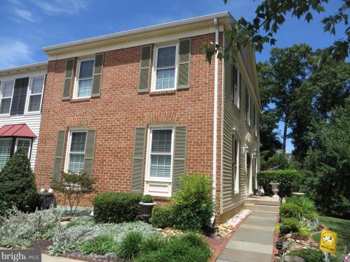 5616 Ridge View Dr, Alexandria VA  22310-1464 exterior