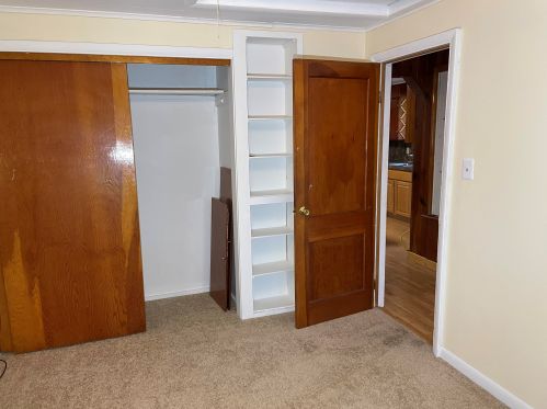 2087 Whitehall Rd, Meskegon MI 49445-1043 exterior