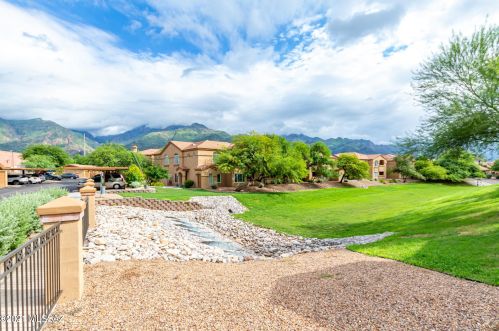 7050 Sunrise Dr, Tucson AZ 16105-1317 exterior