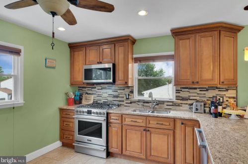 85 Colleen Cir, Trenton NJ 08638-1724 exterior