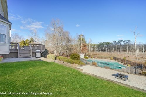 17 Cottonwood Dr, Jackson Twp NJ 08527-4940 exterior