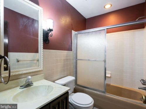 2511 Meetinghouse Rd, Jamison PA 18929-1157 exterior