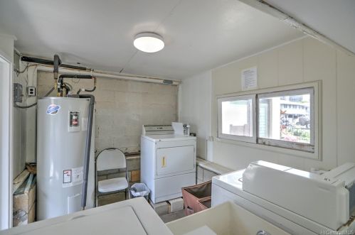 2227 Date St, Honolulu HI 96816-1024 exterior