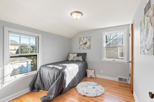 2516 83, Milwaukee WI 53213-1027 exterior