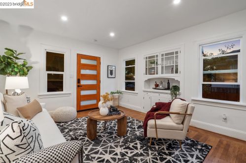 1307 Haskell St, Berkeley CA 94702-2415 exterior