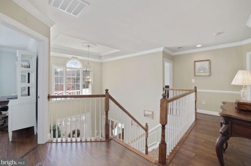 7001 Highland Mdw Ct, Alexandria VA 22315-3963 exterior