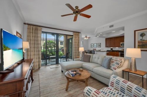 995 Sandpiper St, Naples, FL 34102-0613