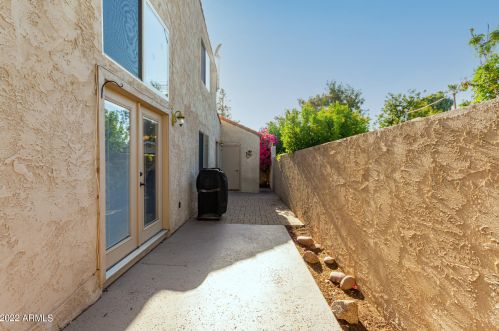 3008 46 St, Phoenix AZ 85040-1767 exterior