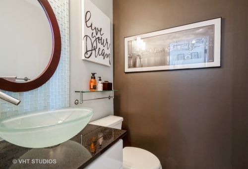 701 Jackson Blvd, Chicago IL  60661-5414 exterior