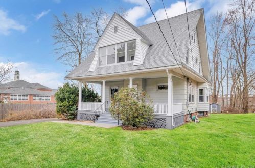 52 Church St, Windsor Locks CT  06096-2331 exterior