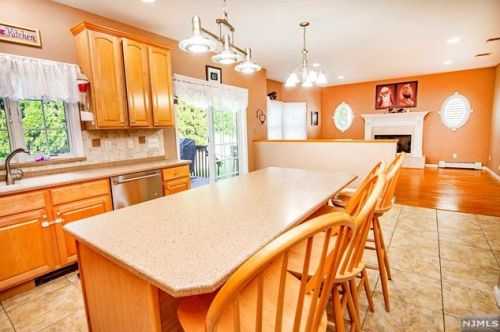 218 Manhattan Ter, Dumont NJ  07628-2234 exterior