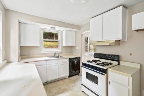 325 Johnston Rd, Pittsburgh PA 15235-1617 exterior