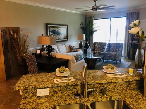 1403 Oceania Dr, Naples FL 34113 exterior