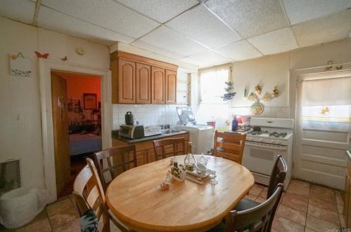 145 Lincoln Ave, Mount Vernon NY 10550-1241 exterior