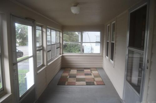 39 Clinton Ave, Norwalk CT 06854-1527 exterior