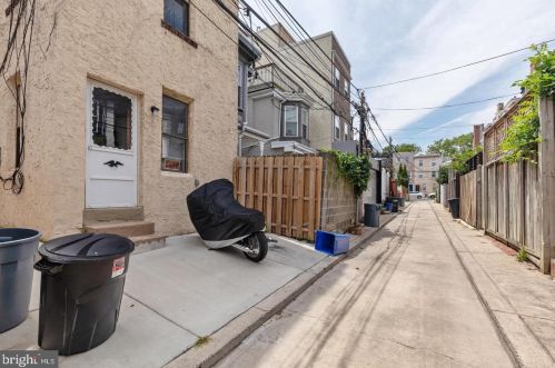 2333 Catharine St, Philadelphia PA 19143-2710 exterior